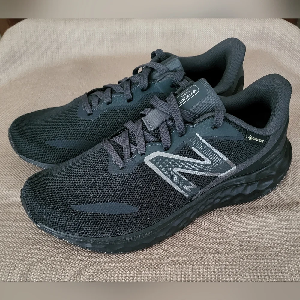 Womem's New Balance Fresh Foam Arishi v4 GORE-TEX Shoes - Picture 3 of 15